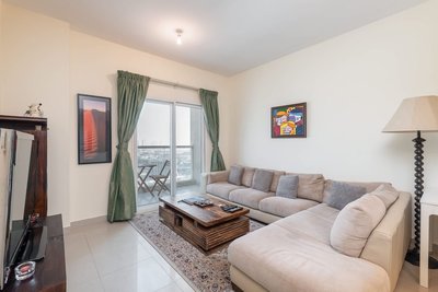 Charming Sun-filled 1-bedroom in Red Residence Dubai Sports City