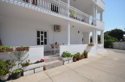 Apartments Mila Family & Pool Apartments