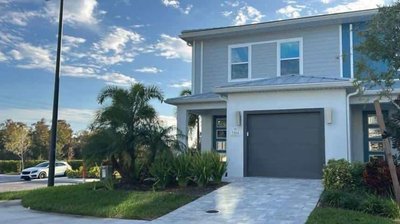 Modern 3Bd End Unit With Garage Water View 7904