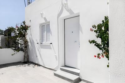 Enjoy the Santorini Life Vibrant Studio