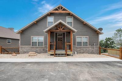 Lavish Retreat w/ Decks, Steps to Table Rock Lake!