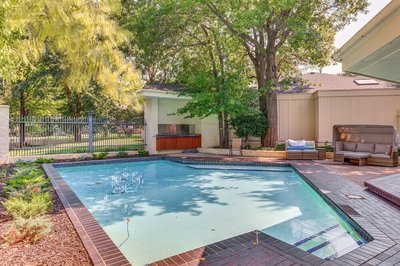 1 Mi to OU! Group Getaway w/ Game Room, Pool