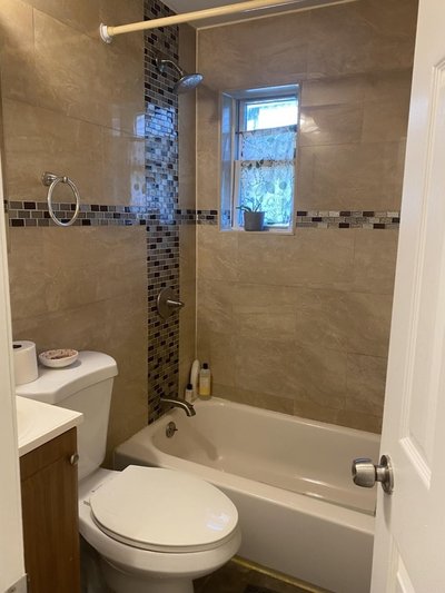 Spacious 2 BR Near Subway