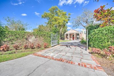 Lanai & Pool: Elegant Villa in Winter Haven!