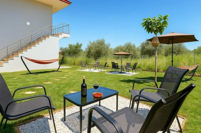 Aigli Garden Getaway, Steps From Vrasna Beach
