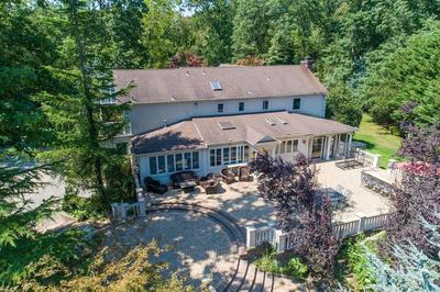 Serene Haven: Stunning Yard, Pool, And Views 4 Bedroom Home by RedAwning