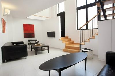 Large Guell Apartment