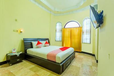 OYO 2848 Senaz Guesthouse