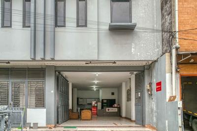 RedDoorz near Duta Merlin