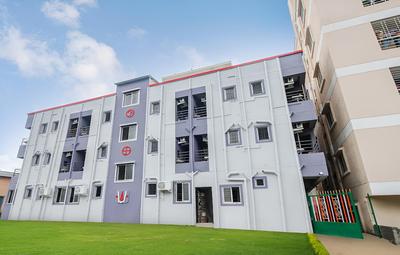 OYO 42962 Alok Hotel