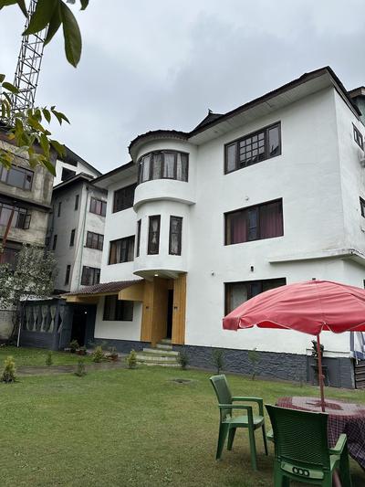 The Iceland Hotel Srinagar