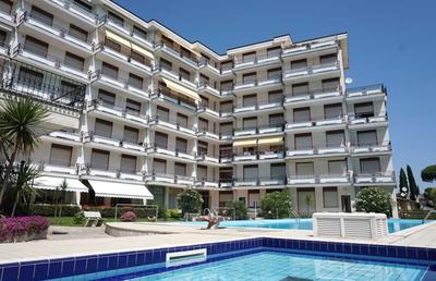 Superb Apartment With Swimming Pool