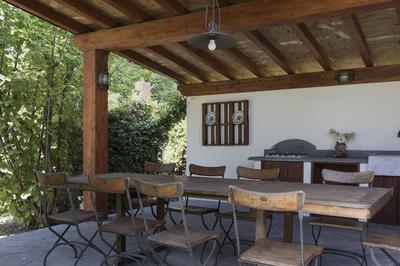 JOIVY 2 Bed Villa with Beautiful Garden in Forte dei Marmi