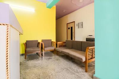 OYO 37728 Raghav Residency