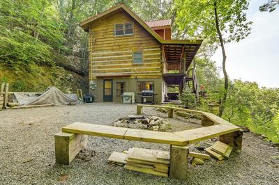 Mountain View Cabin w/ Hot Tub: 27 Mi to Asheville