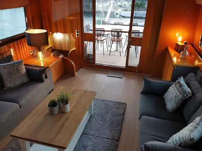Exclusive Yacht With a Roof Terrace