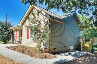 Central High Point Home < 1 Mi to Downtown!