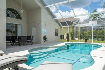Amazing 6 Bedrooms With Pool