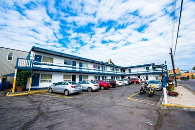Niagara Parkway Court Motel