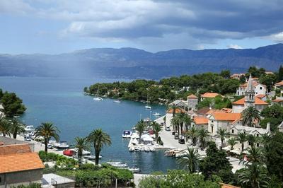 Neda - Perfect Location & Free Parking - A2