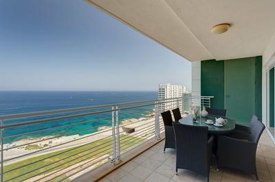 Fabulous LUX APT inc Pool, Sliema Upmarket Area