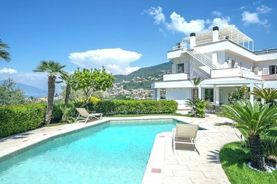 Luxury Levaina Villa, Sleeps 8 on the Amalfi Coast