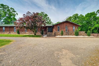 Spacious Bowling Green Home w/ Hot Tub & Pool!