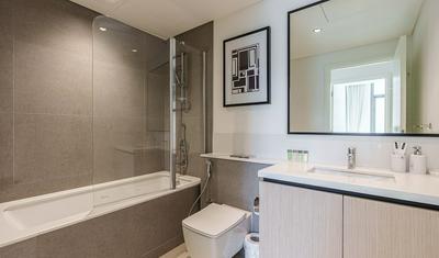 Downtown 2BR | Walk to Burj Khalifa + Dubai Mall