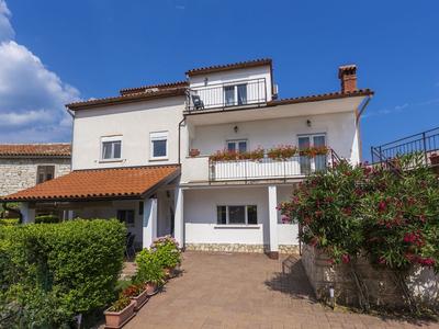 Villa in Kujici Near Beach With Pool