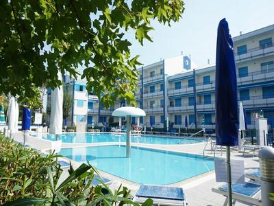 Comfortable Apartment in Residence With a Pool
