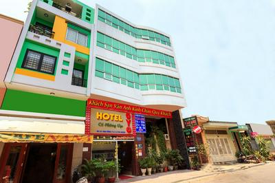 OYO 476 Van Anh Hotel