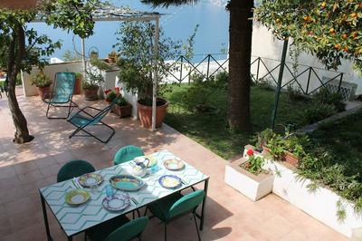 Casa Nostra - It Speaks of Love Family and the sea