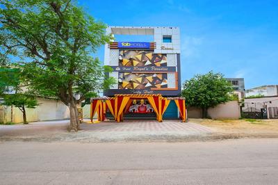 Fabhotel Royal'S Paradise