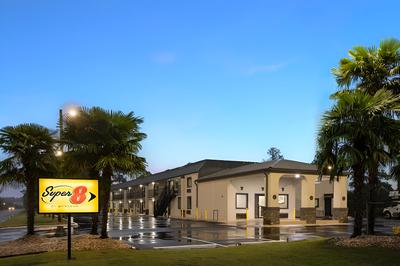 Super 8 by Wyndham Perry National Fairground Area I-75