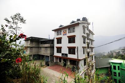 OYO 11630 Temi Residency