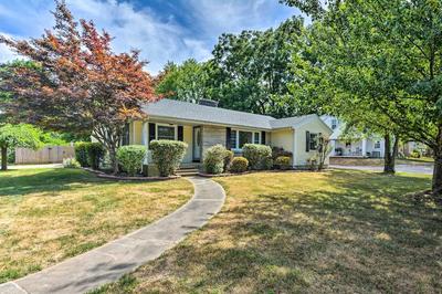 Charming Springfield Home w/ Private Backyard