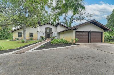 2 Mi to Dtwn: Spacious Angleton Home w/ Courtyard!
