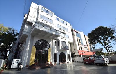 OYO 30226 Hotel Darshan Palace