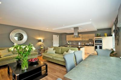 Modern Apartment Near River Dee and Aberdeen City, Photo 2