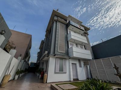 Hotel Bizzotel