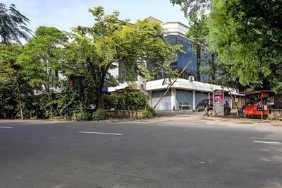 SPOT ON 90147 Gosepa Ambengan Plaza