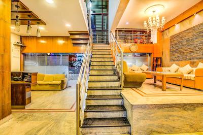 FabHotel Aga West Park