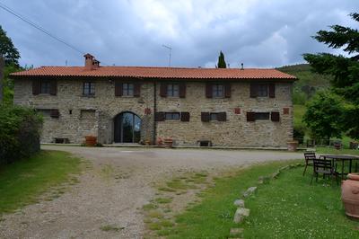 Amazing Stay in Tuscany Rustic Style