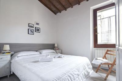 A Few Steps to The Duomo Beautiful 2BD Apt