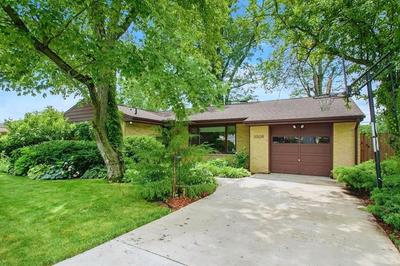 Mid Century Modern 30 Minute Walk to Notre Dame 3 Bedroom 3 Full Bath 2008