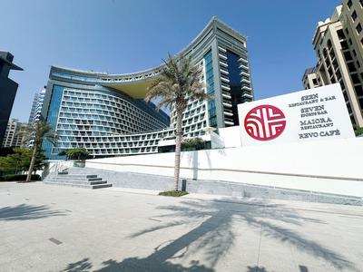 Infinity Pool and Beachfront Apartments - Seven Palm