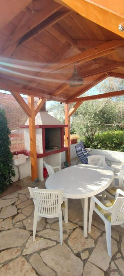 Pere - Parking and Barbecue - A3
