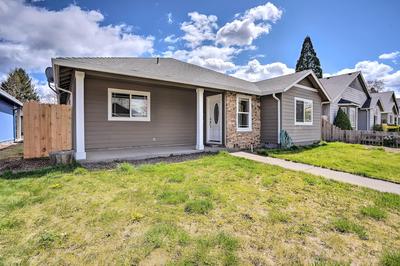 Grants Pass Home: 1 Mi to Downtown & Rogue River!