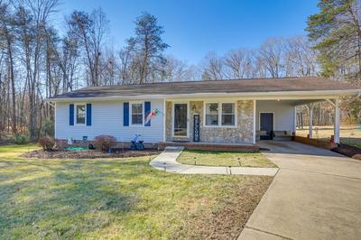 Charming Eden Home w/ Furnished Deck & Fire Pit!