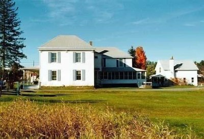Spruce Lodge Bed & Breakfast & Guest Cottage 3